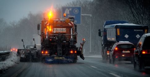 Winterdienste im Dauereinsatz Winterdienste im Dauereinsatz