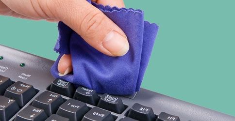 Reinigung der Tastatur Reinigung der Tastatur
